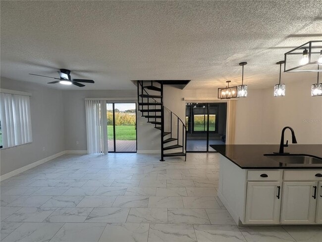 Building Photo - 5635 Struthers Ct