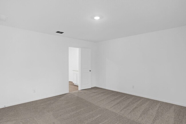 Building Photo - 1025 MacNab Dr