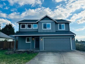 Building Photo - Charming Updated Property in Amazing Neighborhood