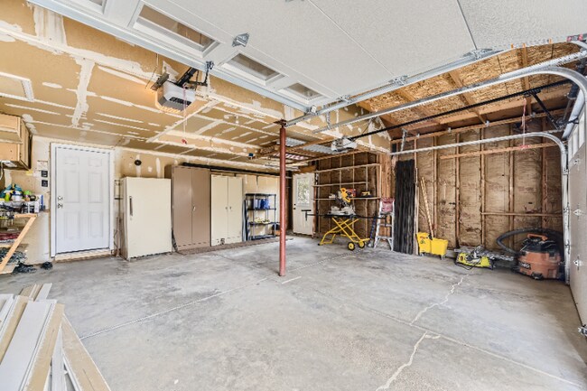 Building Photo - 11032 Brownstone Dr