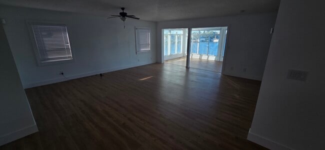 Building Photo - 301 22nd St