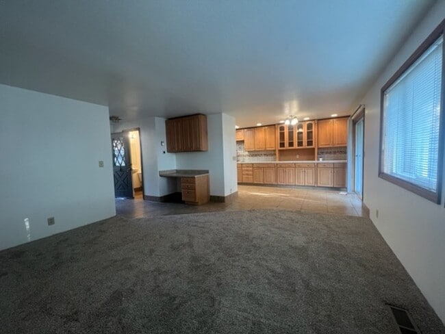 Building Photo - 600-602 Scenic Dr