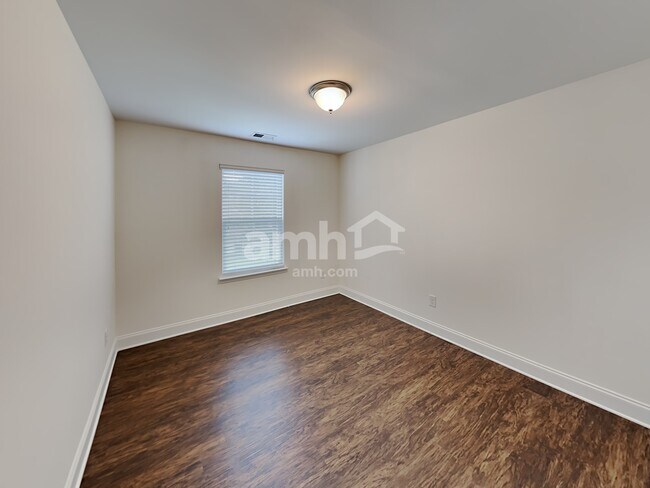 Building Photo - 230 McBee Pl