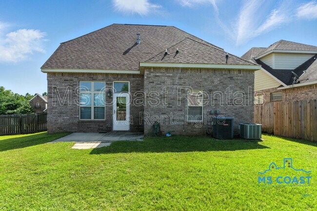 Building Photo - 17194 Palm Ridge Dr