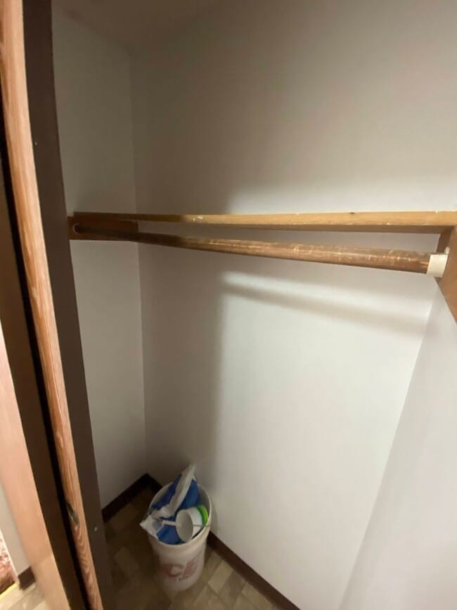 Building Photo - Cozy 3 Bedroom 1 Bath Home with Large Yard & 1 Car Attached Garage