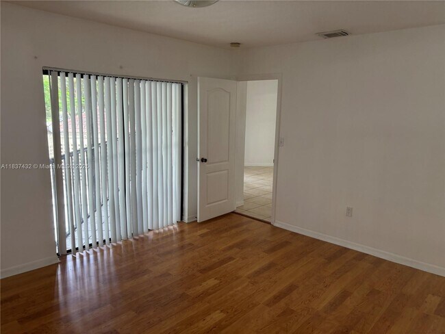 Building Photo - 9620 SW 138th Ave