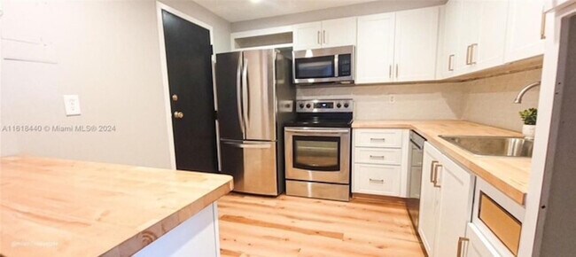 Building Photo - 6500 Cypress Rd