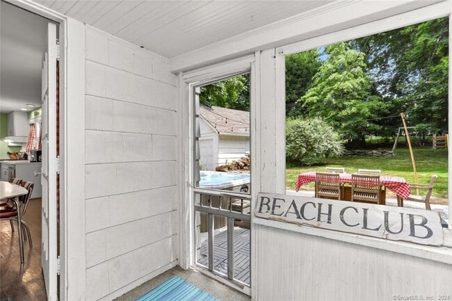 Building Photo - 61 Hillandale Rd