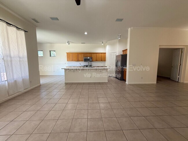 Building Photo - 281 W Flamingo Dr