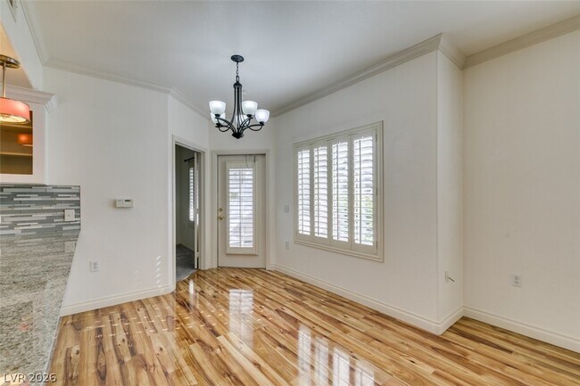 Building Photo - 3400 Cabana Dr