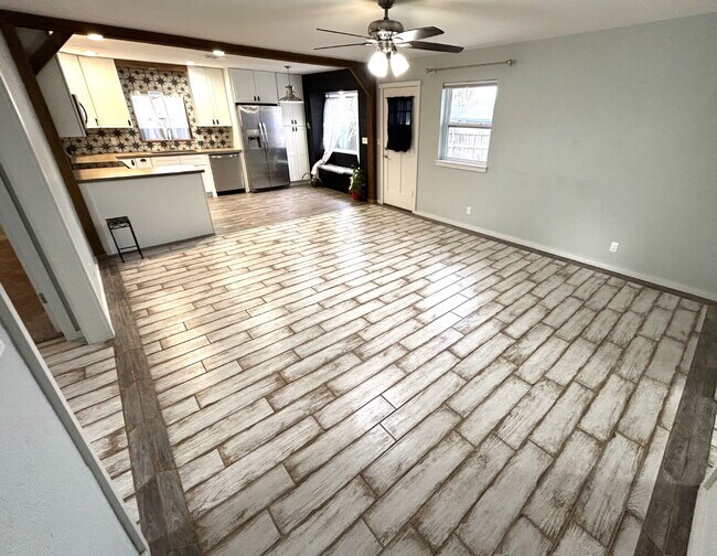 Building Photo - Beautiful Farmhouse 3 Bed / 2 Bath — Section 8 Accepted!