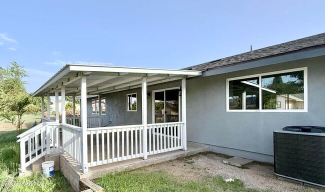 Building Photo - 7216 E Grandview Dr
