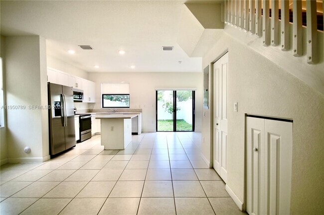 Building Photo - 3408 W 111th Pl