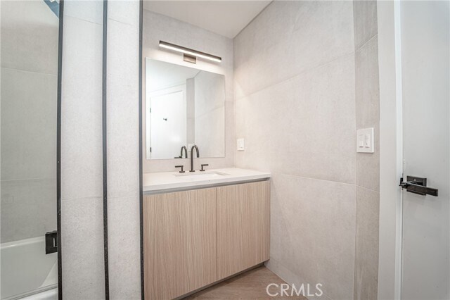 Building Photo - 2828 London St