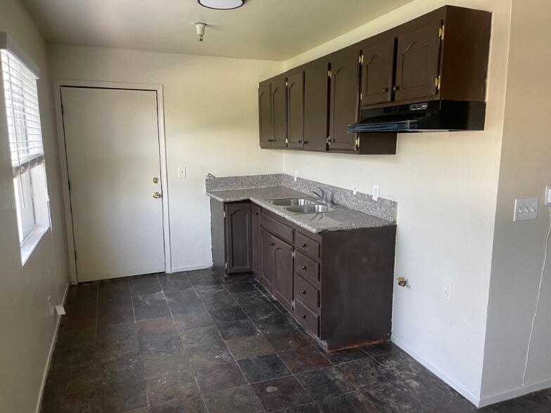 Building Photo - 5243 Huntington Dr