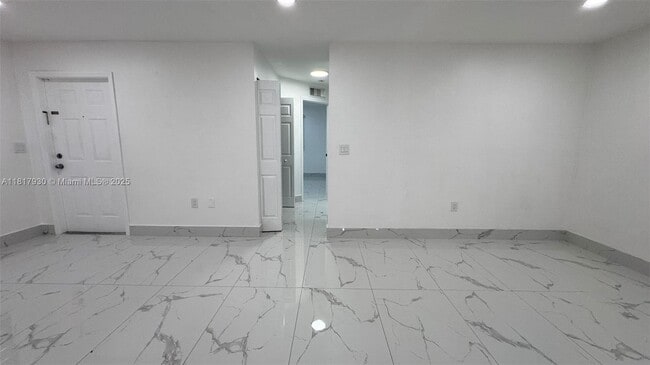 Building Photo - 20607 SW 93rd Ave