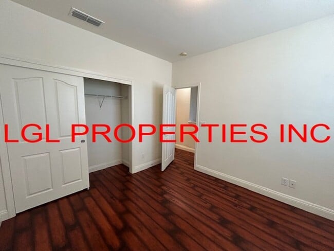 Building Photo - 2826 Maybrook Dr