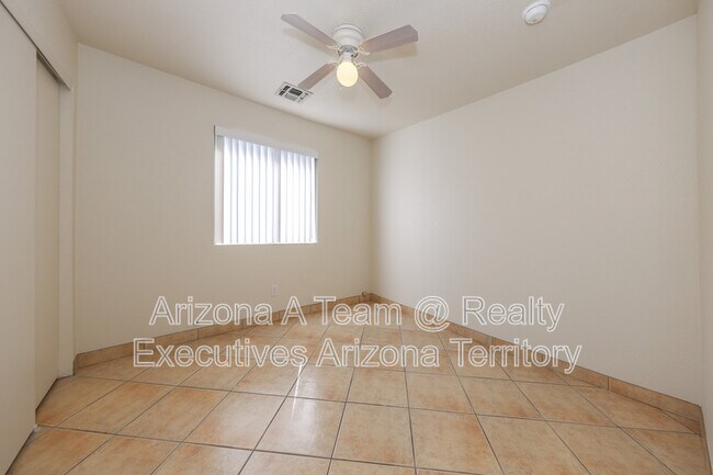 Building Photo - 7041 Mitchell Flyer Rd