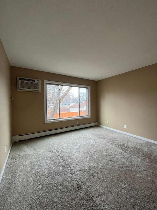 Building Photo - 3729 Snelling Ave