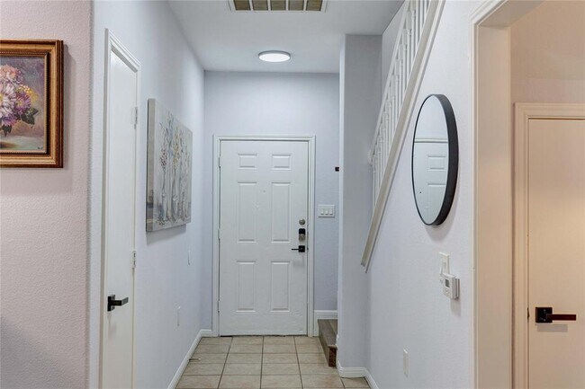 Building Photo - 7510 Lazy Creek Dr