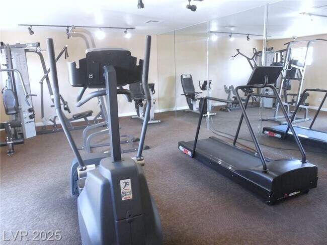 Building Photo - Updated First-Floor Unit | Granite Counter...