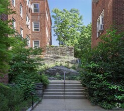 Building Photo - 56 Sagamore Rd