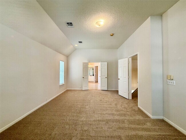 Building Photo - 7426 Maple Run Dr