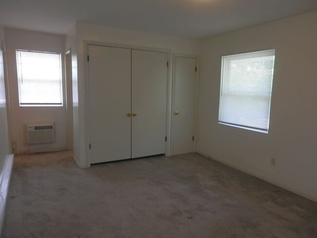 Building Photo - 207 Highview Ave