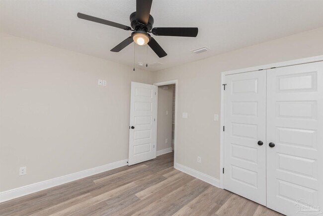 Building Photo - 8570 Stockdale Ave