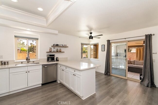 Building Photo - 11043 Country View Dr