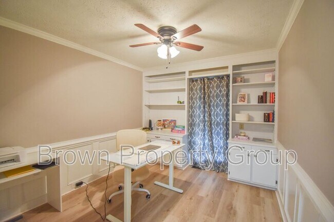 Building Photo - 1651 Greenock Ave