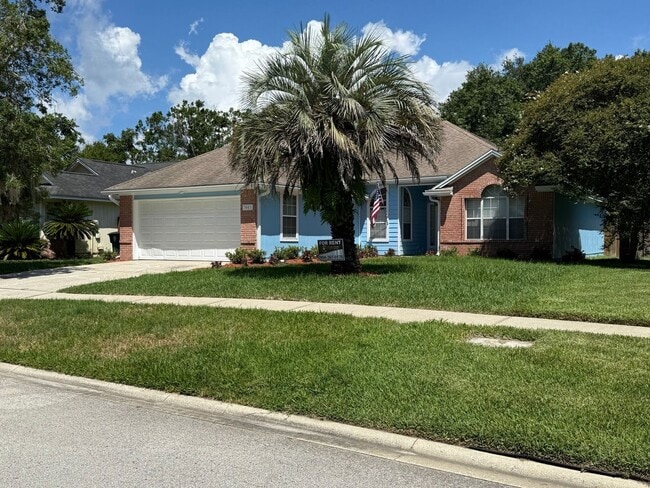 Building Photo - Great location