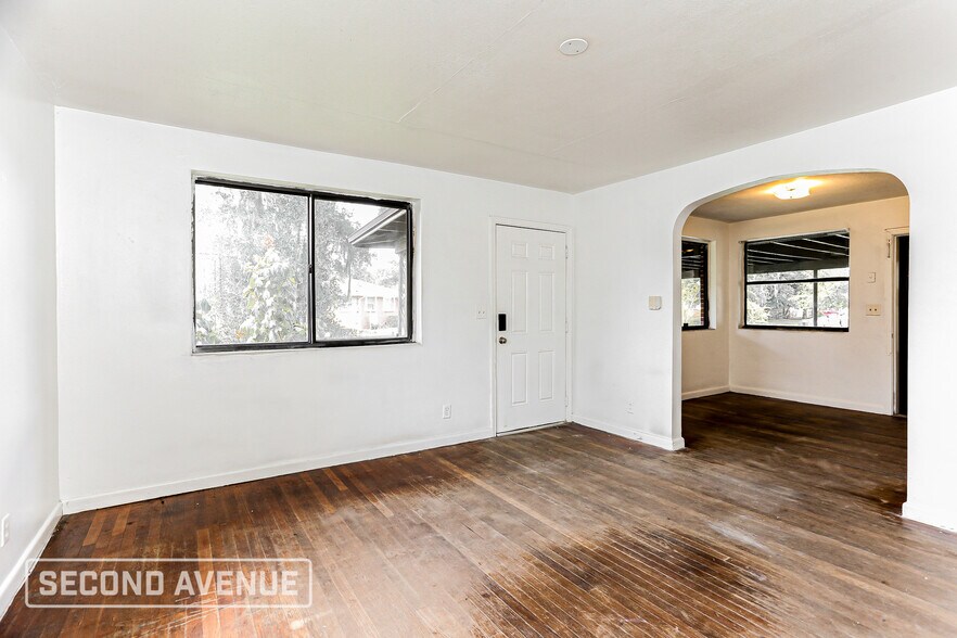 Building Photo - 5120 Quan Dr
