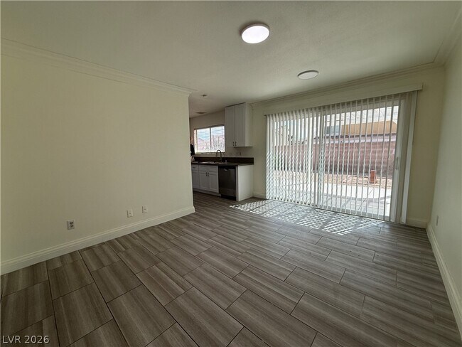 Building Photo - 4308 Apex Dr