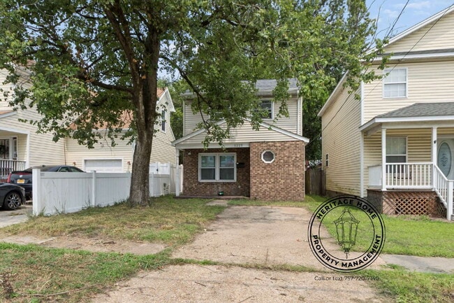 Building Photo - 1225 Hampton Ave