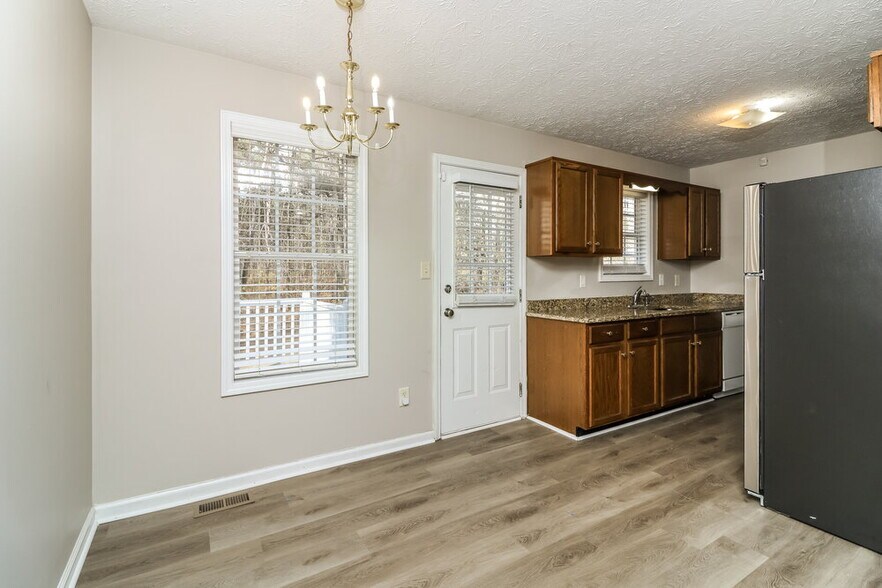 Building Photo - 334 Orchard Dr