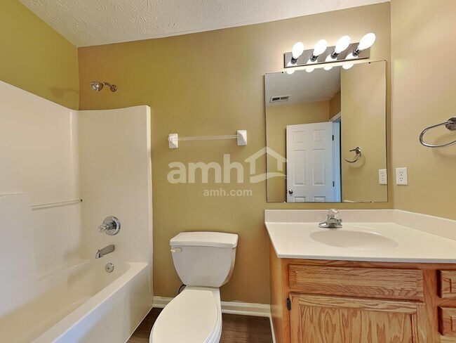 Building Photo - 9865 Whispering Pine Dr