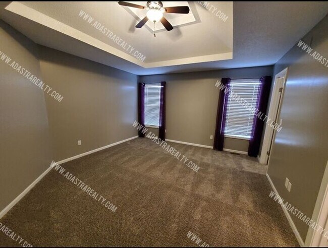 Building Photo - Gorgeous Olathe Home in South Hampton Subdivision-Available in SEPTEMBER!!