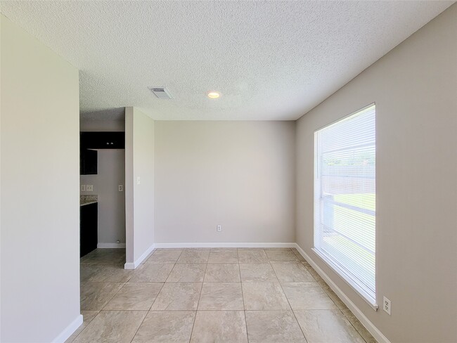 Building Photo - 8530 Quail Burg Ln
