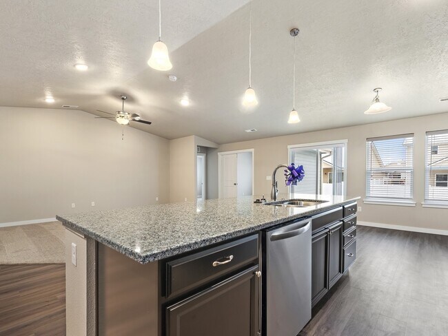 Building Photo - 7807 S Dewberry Way