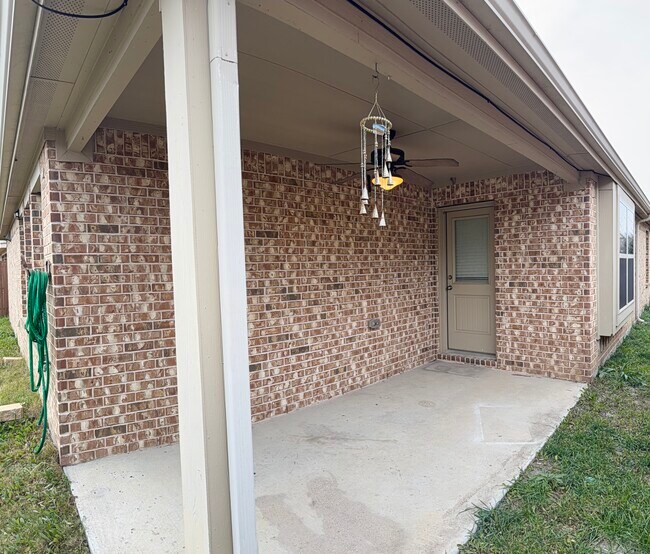 Building Photo - 2104 Long Forest Rd