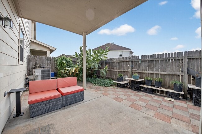 Building Photo - 8118 Barnes Ridge Ln