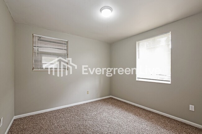 Building Photo - 2038 Keyes Ln