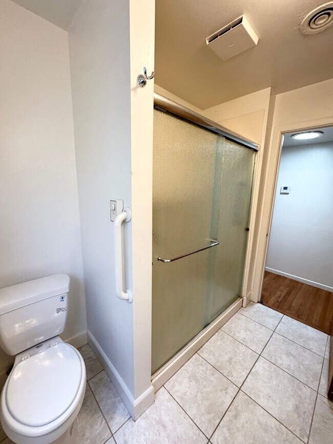 Building Photo - 4 Bedroom, 2 Bath River Park Home – Cul-de-Sac Location | Sacramento, CA