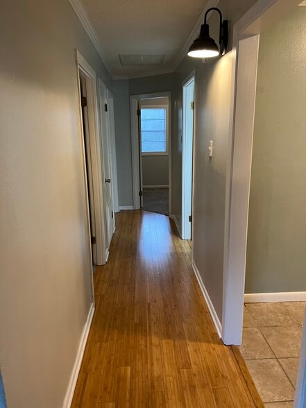 Building Photo - 119 Fairlane Dr