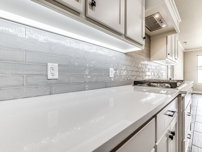 Building Photo - 14517 Chambord Dr