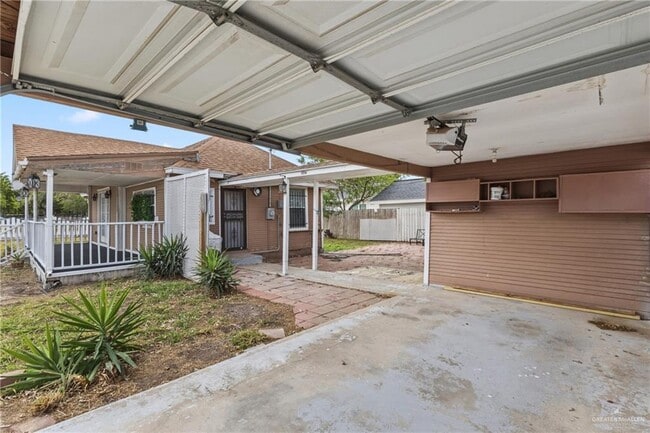 Building Photo - 13 N 21st St