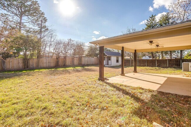 Building Photo - 1812 Winchester Way