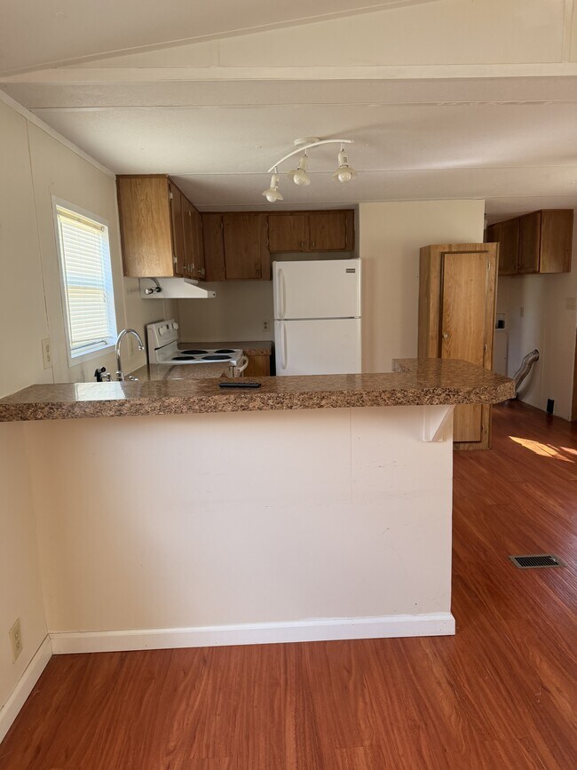 Building Photo - 67 Walnut Dr