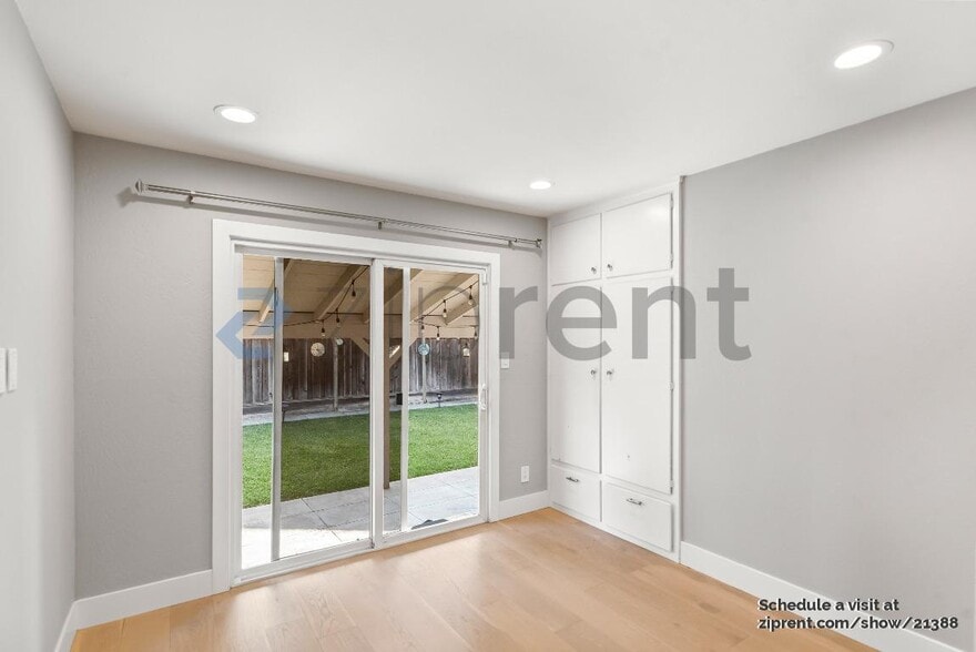 Building Photo - 2435 Denevi Dr